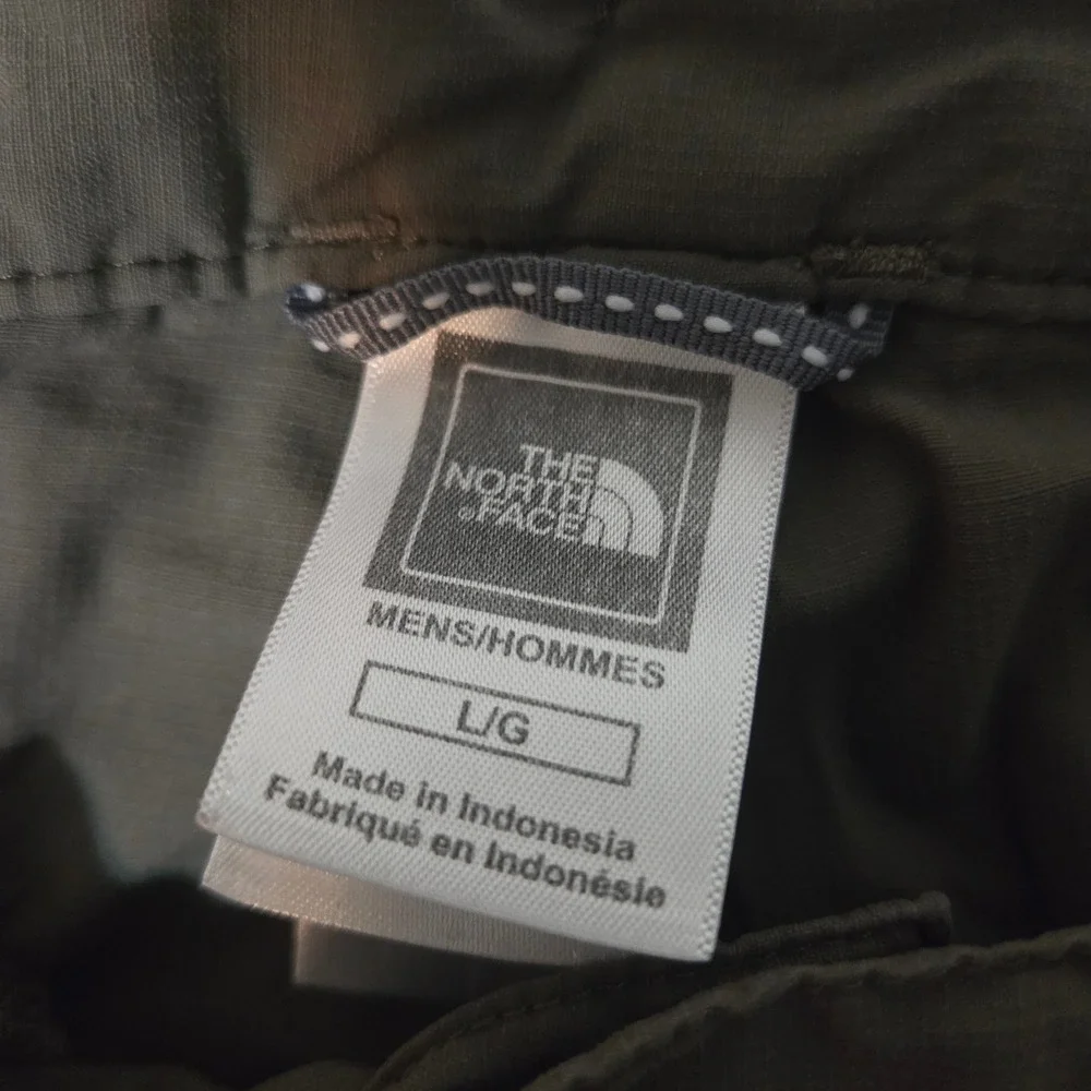 The North Face Cargo Shorts Mens Large Olive Green Ripstop Hiking Outdoor Pocket